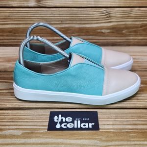 LOGO Womens 7 Sneakers Slip On Flat Leather Sneakers Teal / Tan Shoes